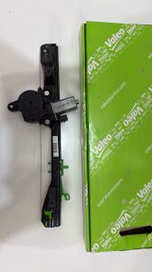 Ön Cam Kriko Panda Sağ Elektrikli