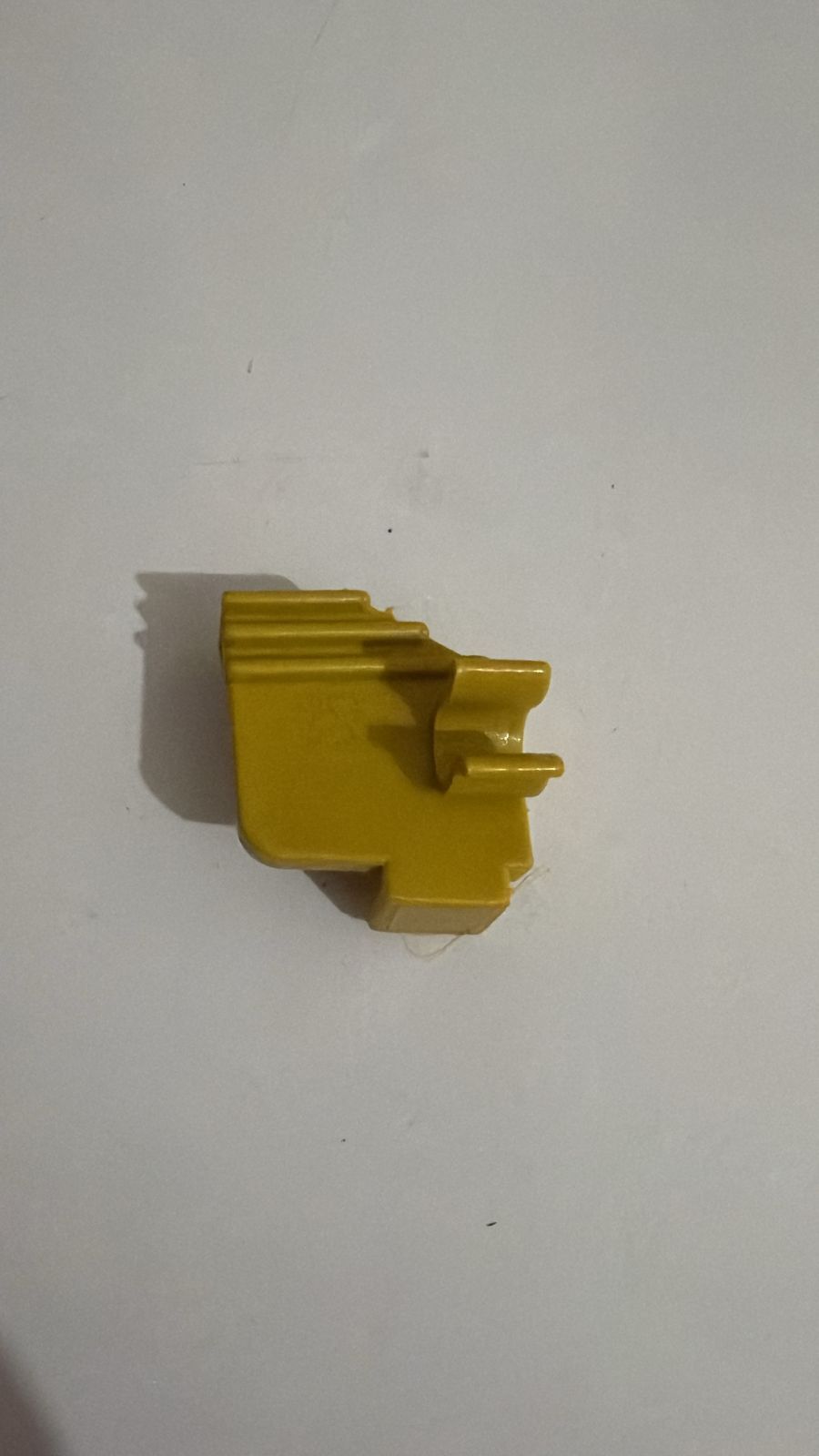 Kaput Dayama Klipsi Egea Sarı Ek Depodaki